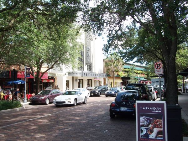 Peacocks, Presidents, Puzzles – The Winter Park Walking Tour - Image 3